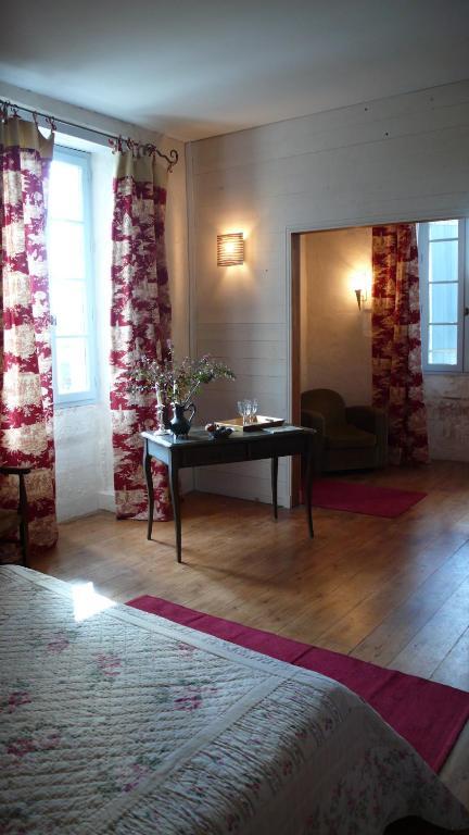 Chambres D'Hotes Logis De L'Astree Saint-Bris-des-Bois Cameră foto